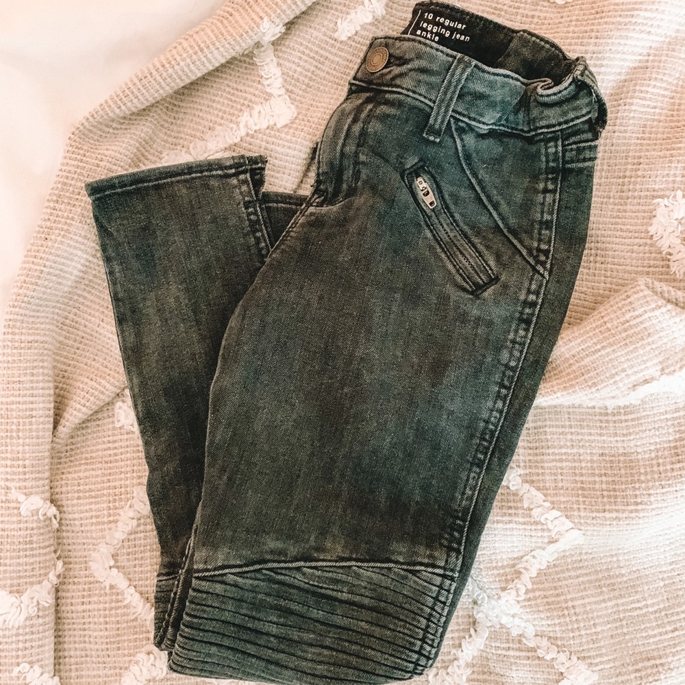 Gap kids size 10 regular super skinny angle cut